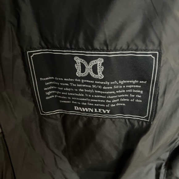 Authentic Excellent Condition Dawn Levy Women mid length Coat with fur on hood - Picture 8 of 10